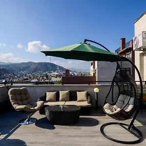Avlabari Terrace فندق